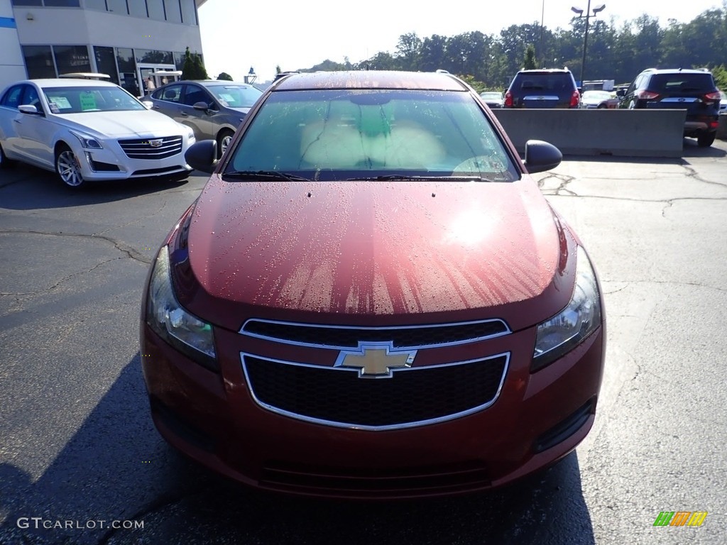 2012 Cruze LS - Autumn Red Metallic / Jet Black/Medium Titanium photo #13