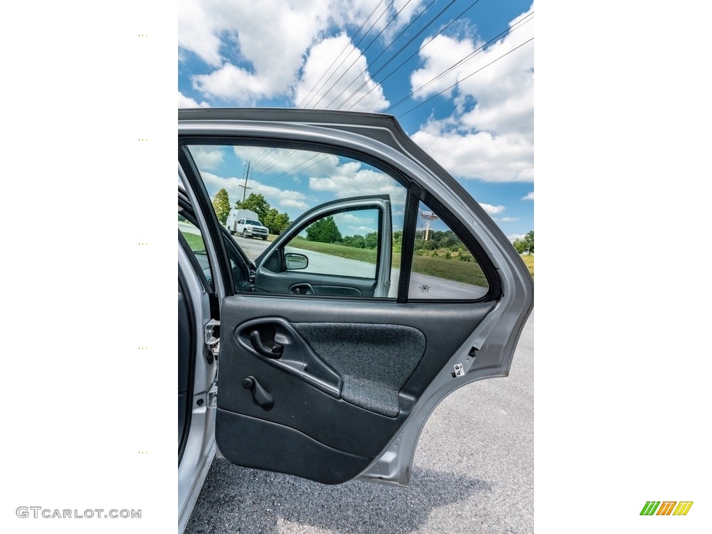 2004 Cavalier Sedan - Ultra Silver Metallic / Graphite photo #28