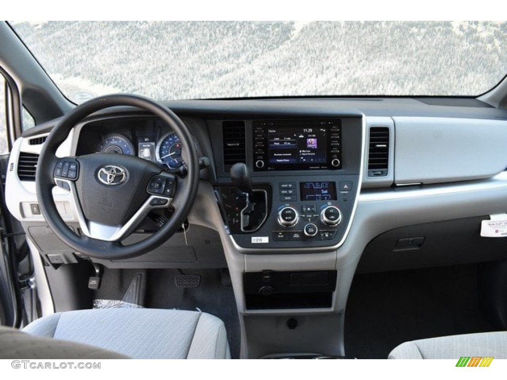 2020 Toyota Sienna LE AWD Ash Dashboard Photo #134613120