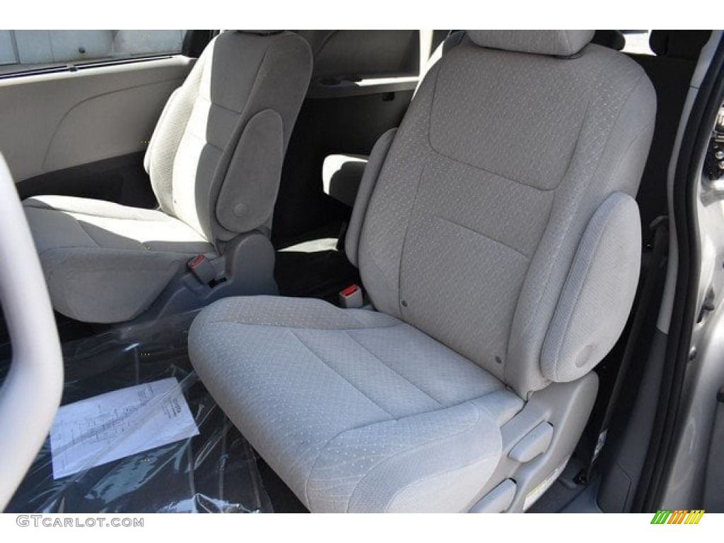 2020 Toyota Sienna LE AWD Rear Seat Photo #134613159