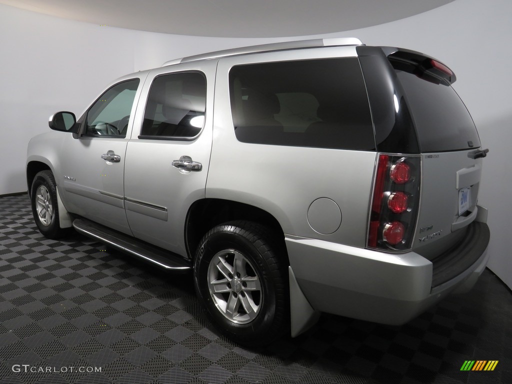 2010 Yukon Denali AWD - Pure Silver Metallic / Ebony photo #10