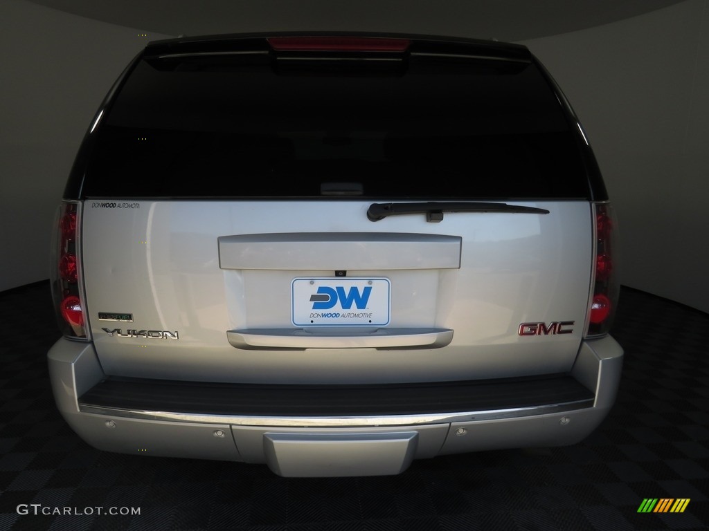 2010 Yukon Denali AWD - Pure Silver Metallic / Ebony photo #12