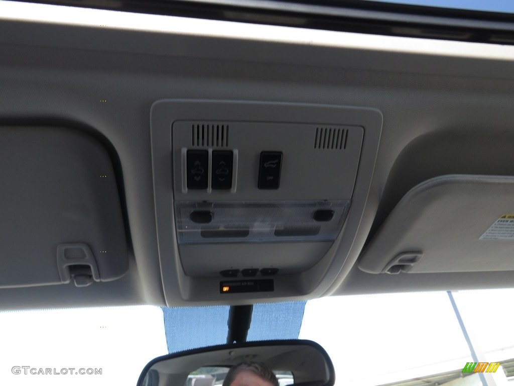 2010 Yukon Denali AWD - Pure Silver Metallic / Ebony photo #44