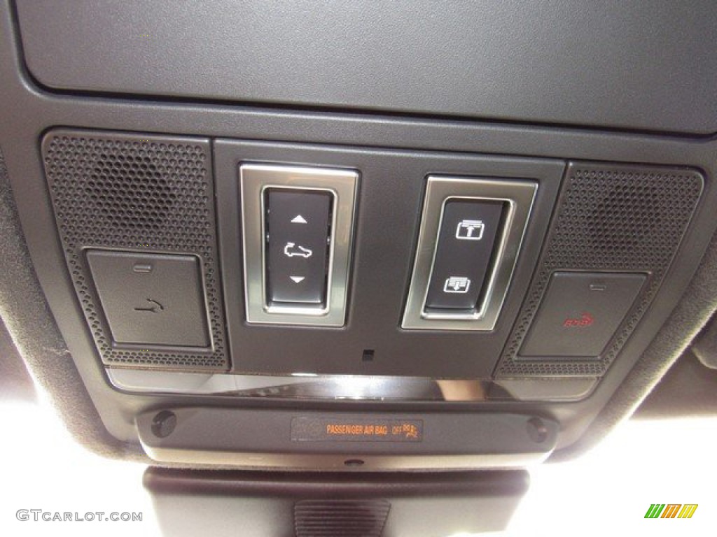 2020 Jaguar F-PACE SVR Controls Photo #134618916