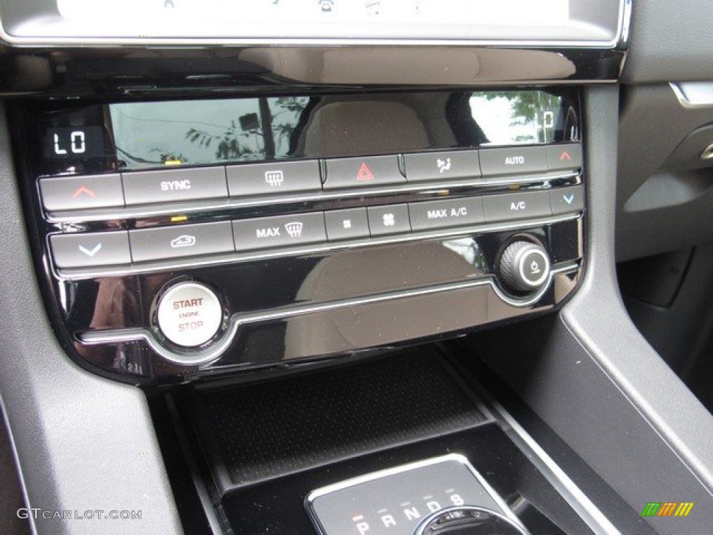 2020 Jaguar F-PACE 25t Premium Controls Photo #134619462