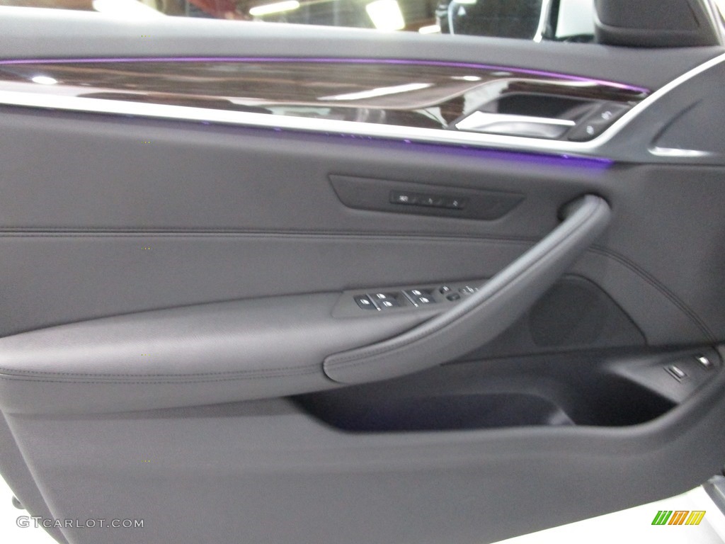 2019 5 Series 530e iPerformance xDrive Sedan - Glacier Silver Metallic / Black photo #7
