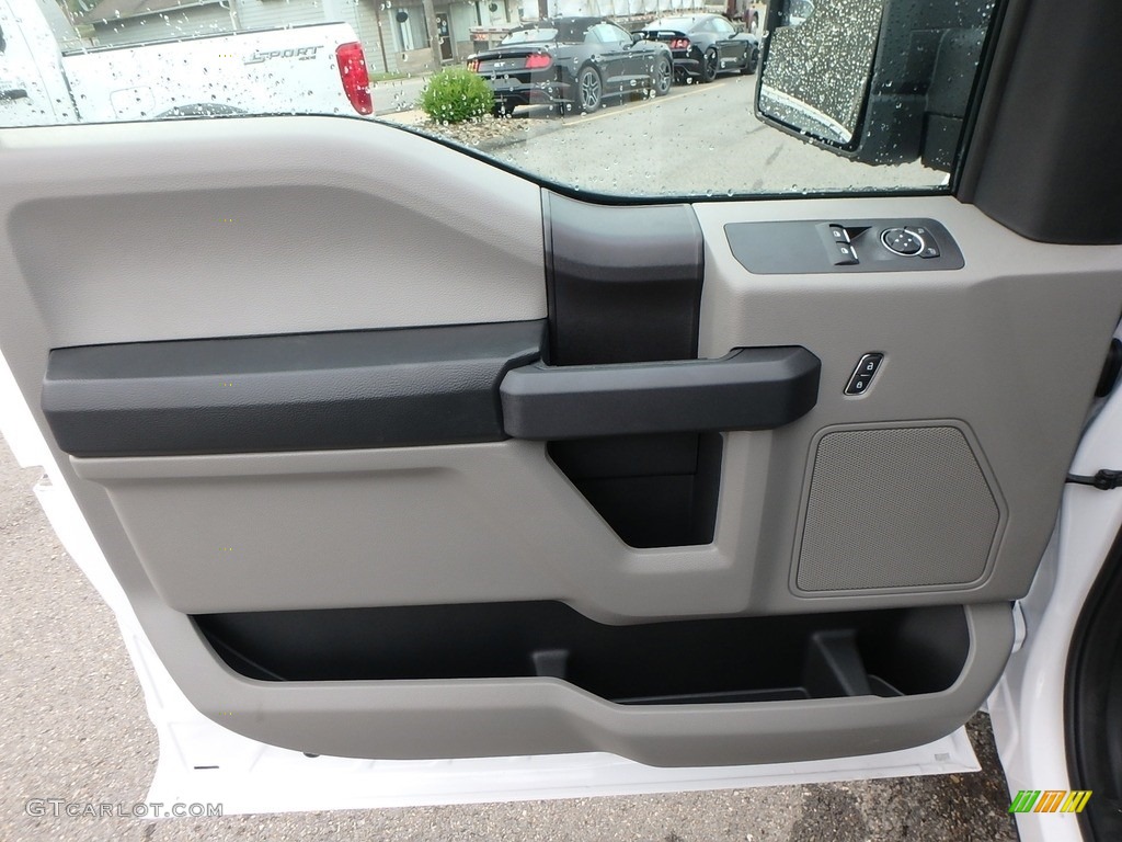 2019 Ford F150 XL Regular Cab 4x4 Earth Gray Door Panel Photo #134627198