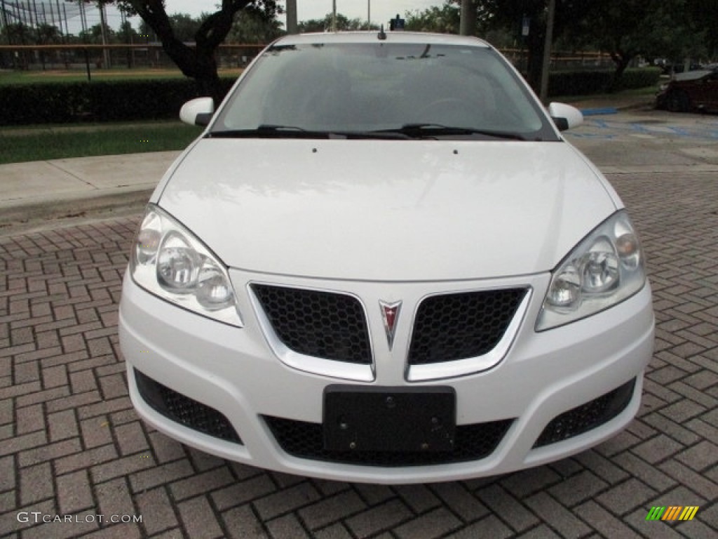 2010 G6 Sedan - Summit White / Ebony photo #15