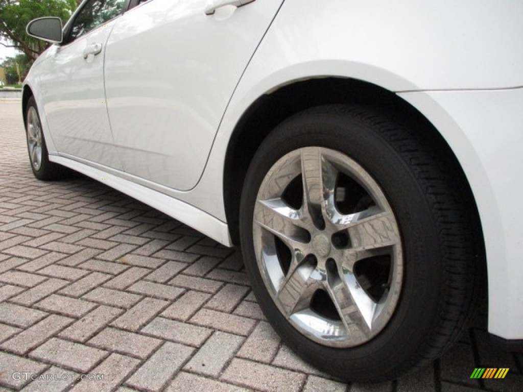 2010 G6 Sedan - Summit White / Ebony photo #25