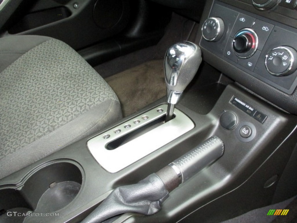 2010 G6 Sedan - Summit White / Ebony photo #29