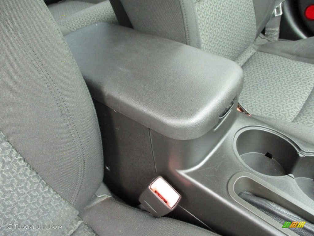2010 G6 Sedan - Summit White / Ebony photo #30