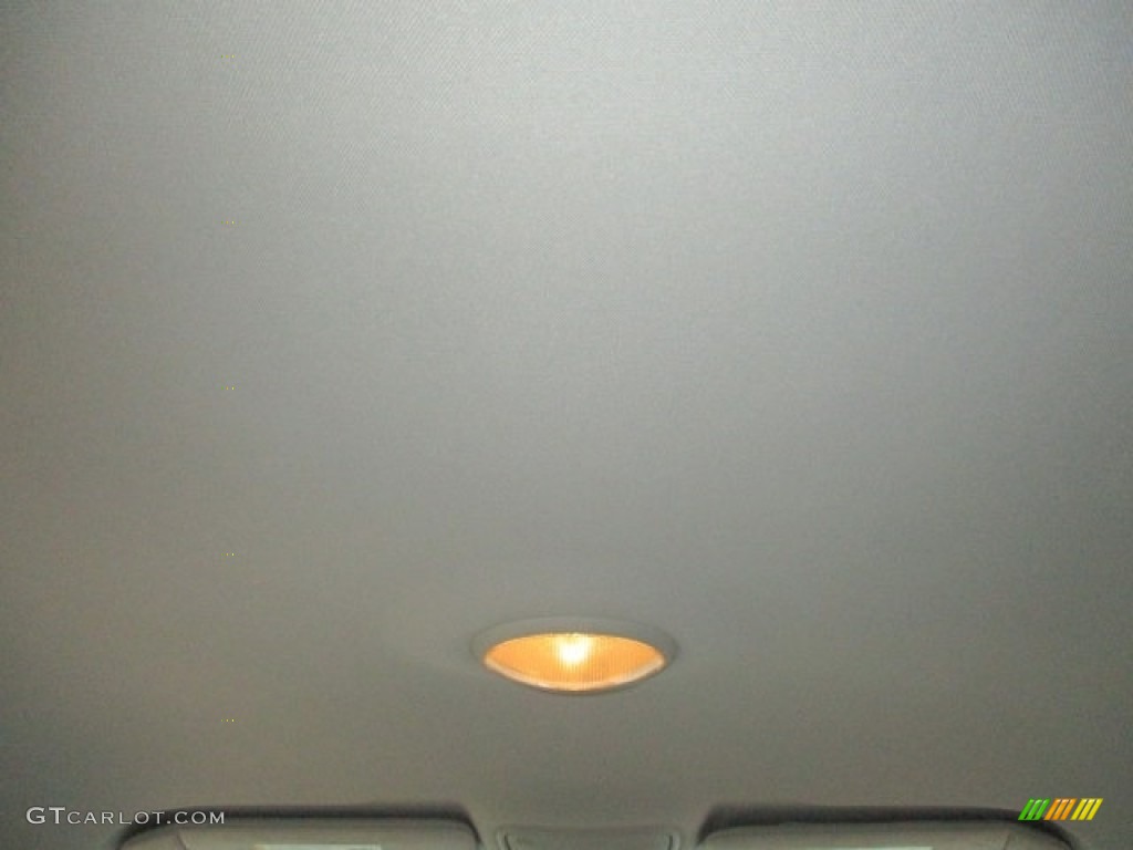 2010 G6 Sedan - Summit White / Ebony photo #36
