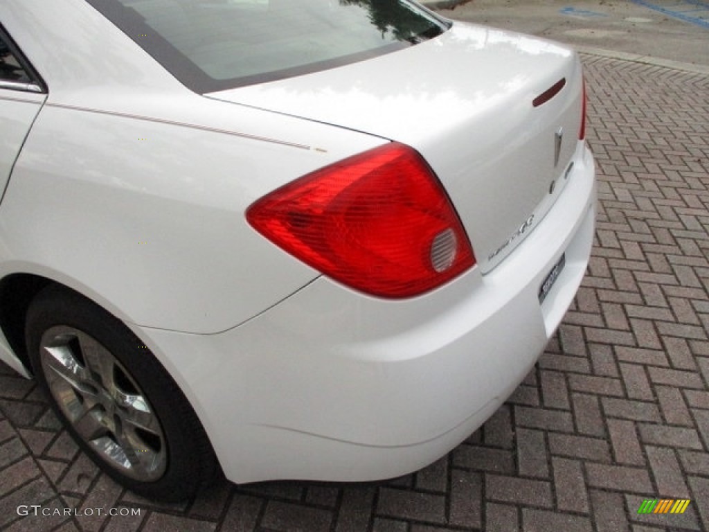 2010 G6 Sedan - Summit White / Ebony photo #39