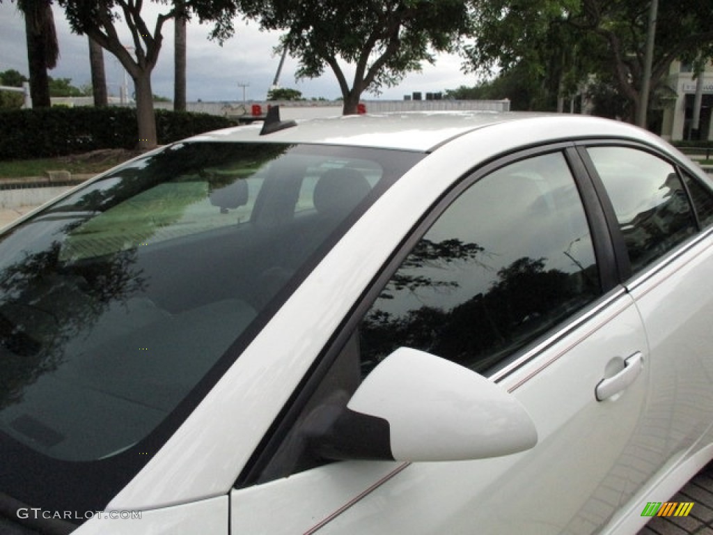2010 G6 Sedan - Summit White / Ebony photo #43