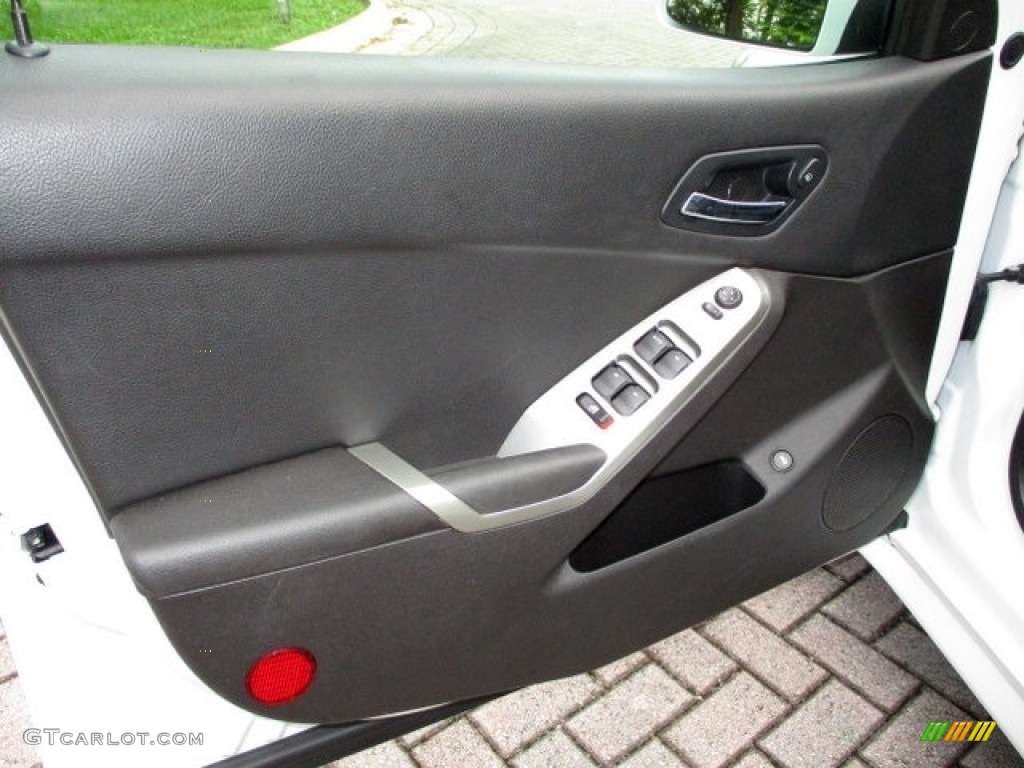 2010 G6 Sedan - Summit White / Ebony photo #51