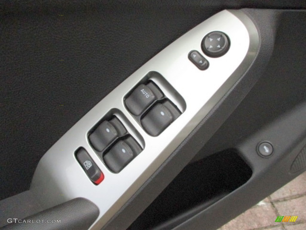 2010 G6 Sedan - Summit White / Ebony photo #53