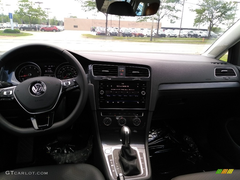 2019 Volkswagen Golf SportWagen SE Dashboard Photos