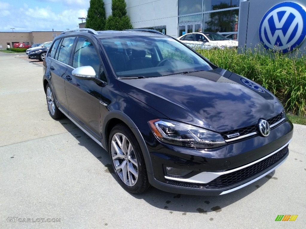 Deep Black Pearl 2019 Volkswagen Golf Alltrack SE 4Motion Exterior Photo #134647085