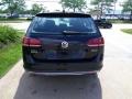 Deep Black Pearl - Golf Alltrack SE 4Motion Photo No. 5
