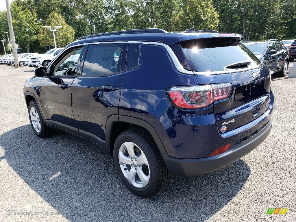 2019 Compass Latitude 4x4 - Jazz Blue Pearl / Black photo #4