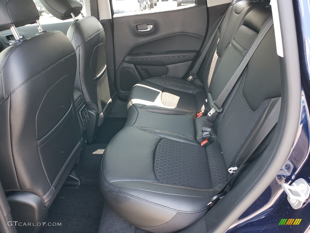 2019 Compass Latitude 4x4 - Jazz Blue Pearl / Black photo #6