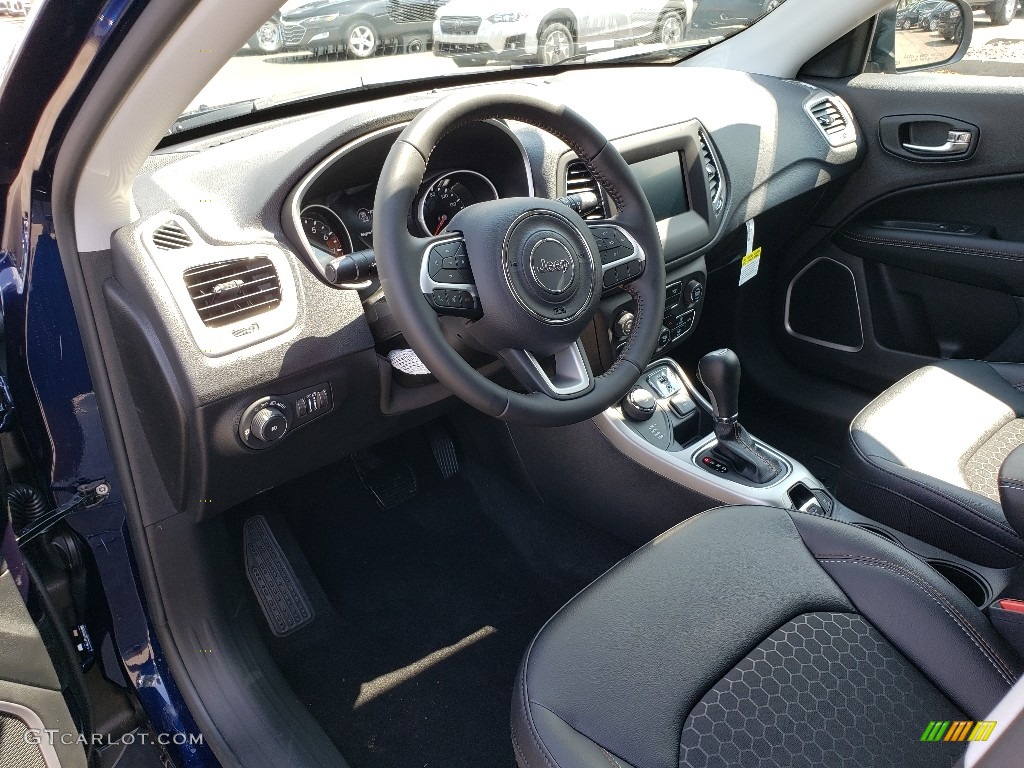 2019 Compass Latitude 4x4 - Jazz Blue Pearl / Black photo #7