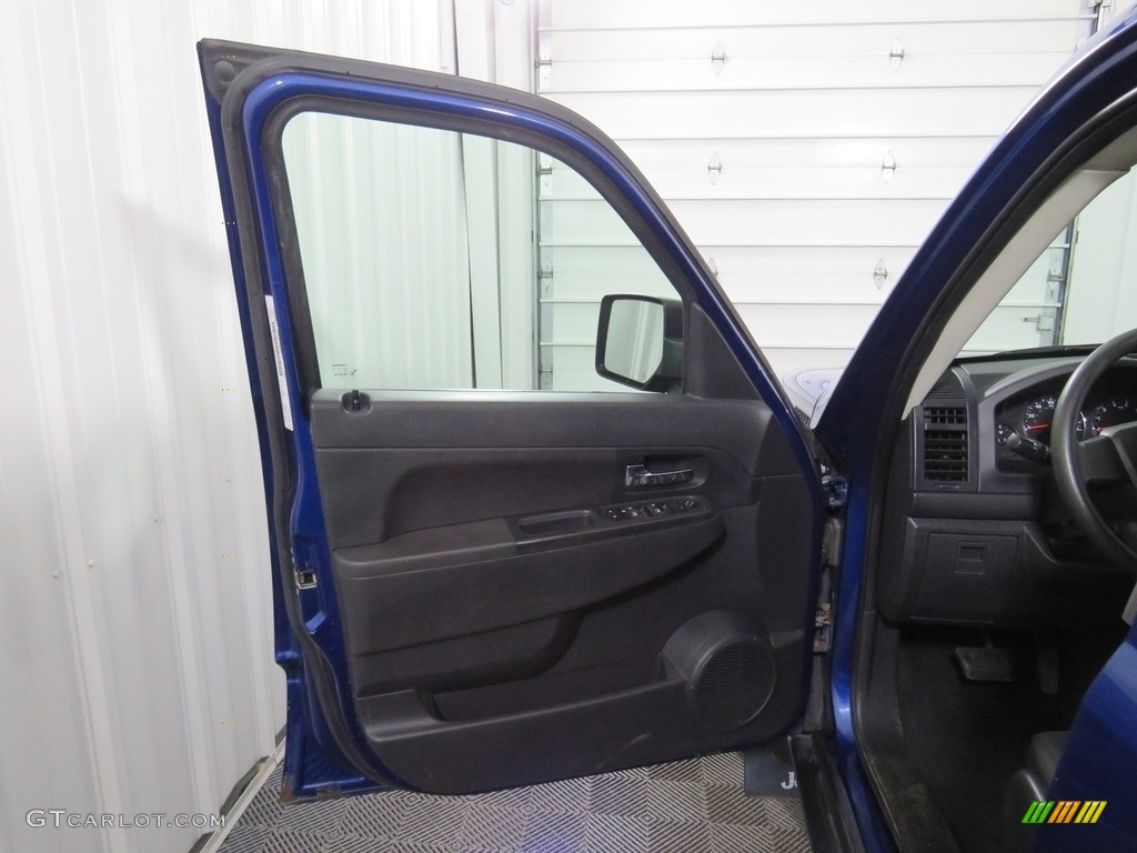 2010 Liberty Sport 4x4 - Deep Water Blue Pearl / Dark Slate Gray photo #17
