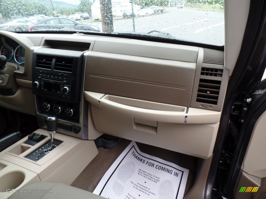 2010 Liberty Sport 4x4 - Dark Charcoal Pearl / Dark Slate Gray photo #37