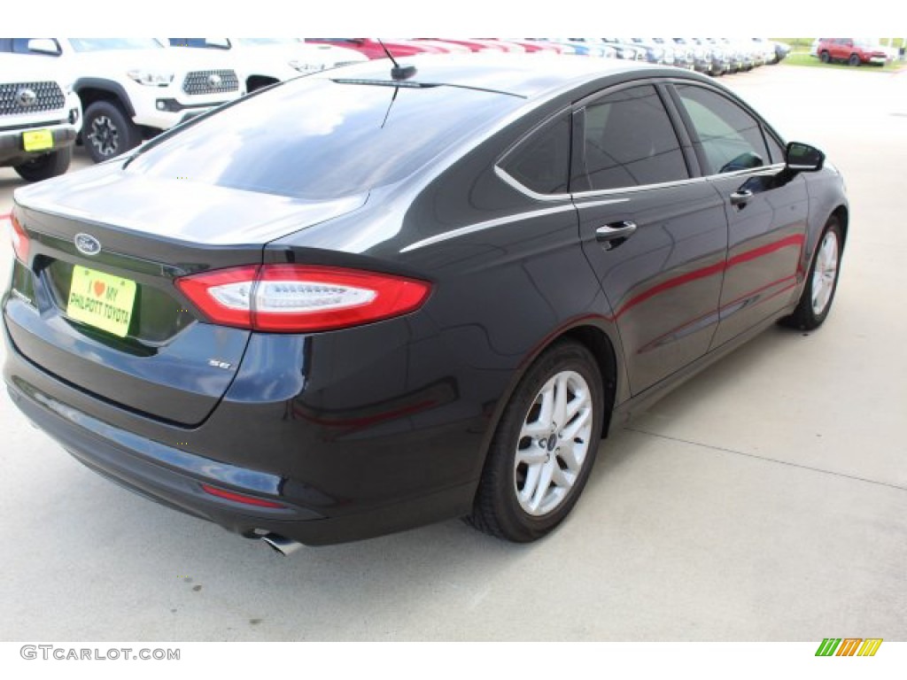 2014 Fusion SE - Tuxedo Black / Charcoal Black photo #11