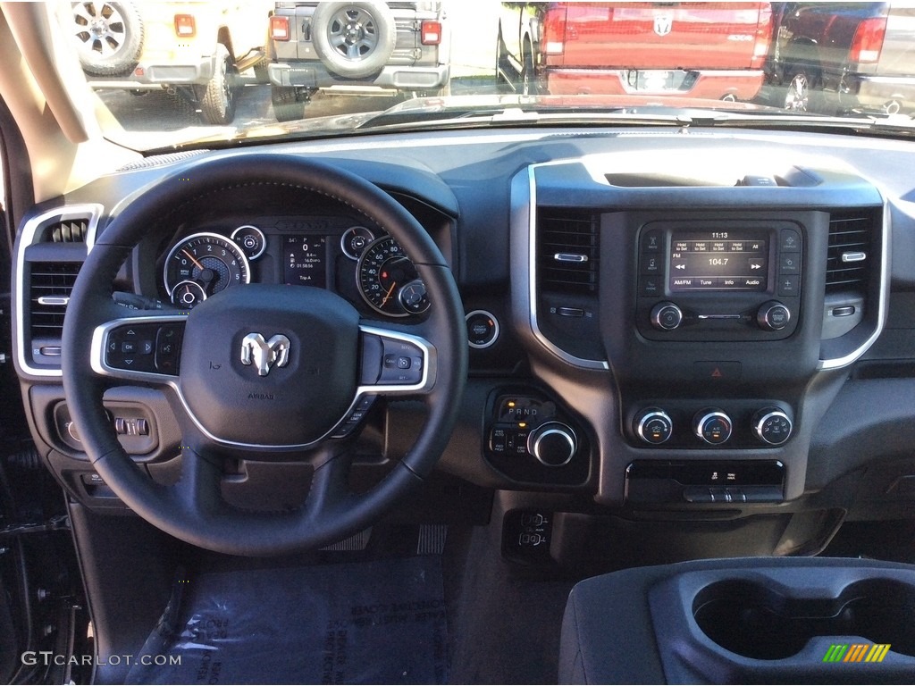 2019 1500 Big Horn Quad Cab 4x4 - Diamond Black Crystal Pearl / Black/Diesel Gray photo #2