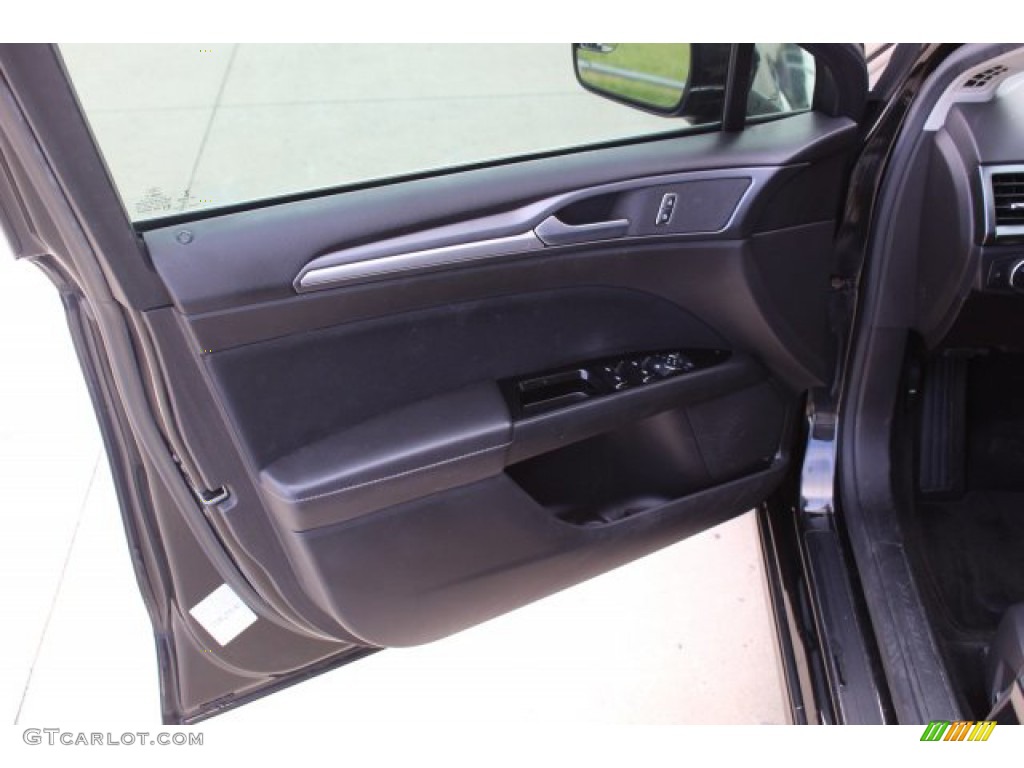 2014 Fusion SE - Tuxedo Black / Charcoal Black photo #12