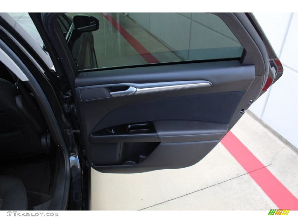 2014 Fusion SE - Tuxedo Black / Charcoal Black photo #24