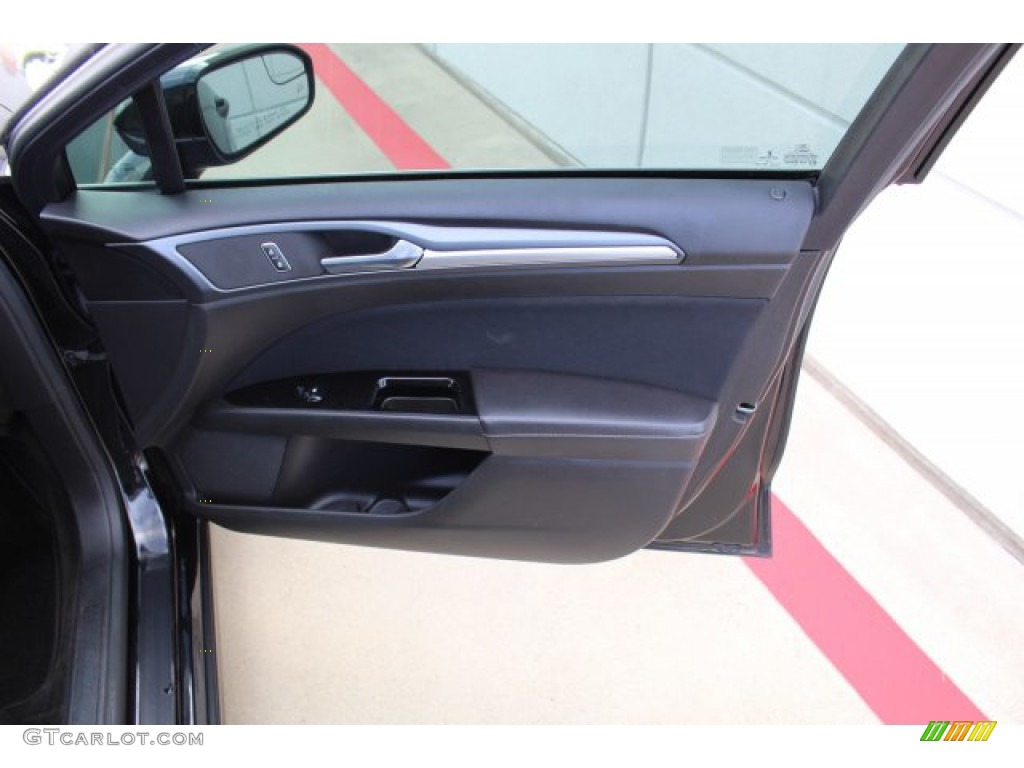 2014 Fusion SE - Tuxedo Black / Charcoal Black photo #26