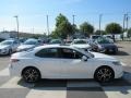 Super White - Camry SE Photo No. 3