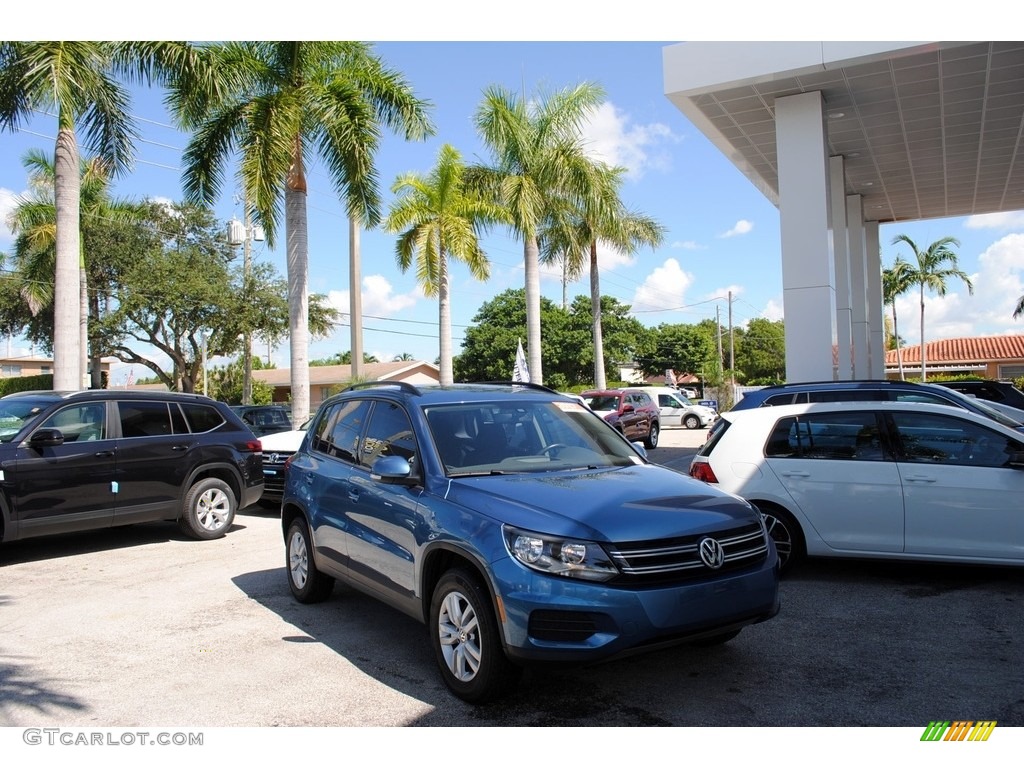 Pacific Blue Metallic Volkswagen Tiguan