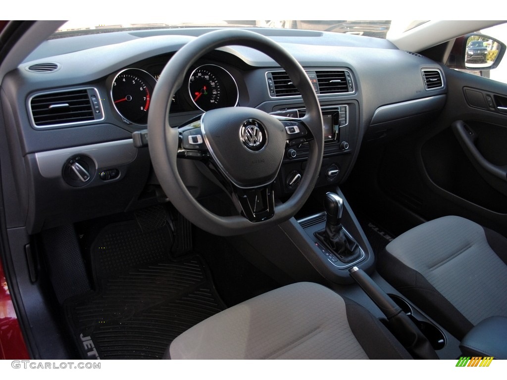 2017 Jetta S - Cardinal Red Metallic / Black/Palladium Gray photo #15