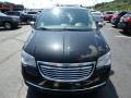 Brilliant Black Crystal Pearl - Town & Country Touring - L Photo No. 3
