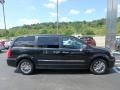 Brilliant Black Crystal Pearl - Town & Country Touring - L Photo No. 5