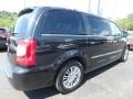 Brilliant Black Crystal Pearl - Town & Country Touring - L Photo No. 8