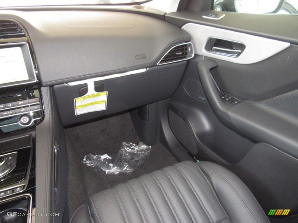 2020 F-PACE 30t Portfolio - Santorini Black Metallic / Ebony photo #14