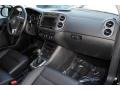 Deep Black Pearl - Tiguan S Photo No. 17