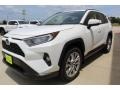 Super White - RAV4 XLE Photo No. 3