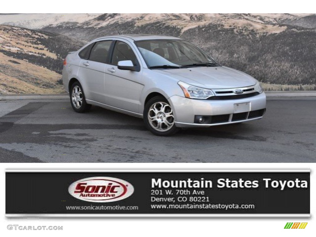 2009 Focus SES Sedan - Brilliant Silver Metallic / Charcoal Black photo #1
