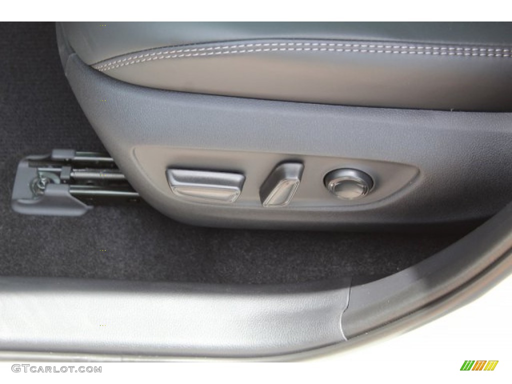 2019 RAV4 Limited - Blizzard White Pearl / Black photo #11