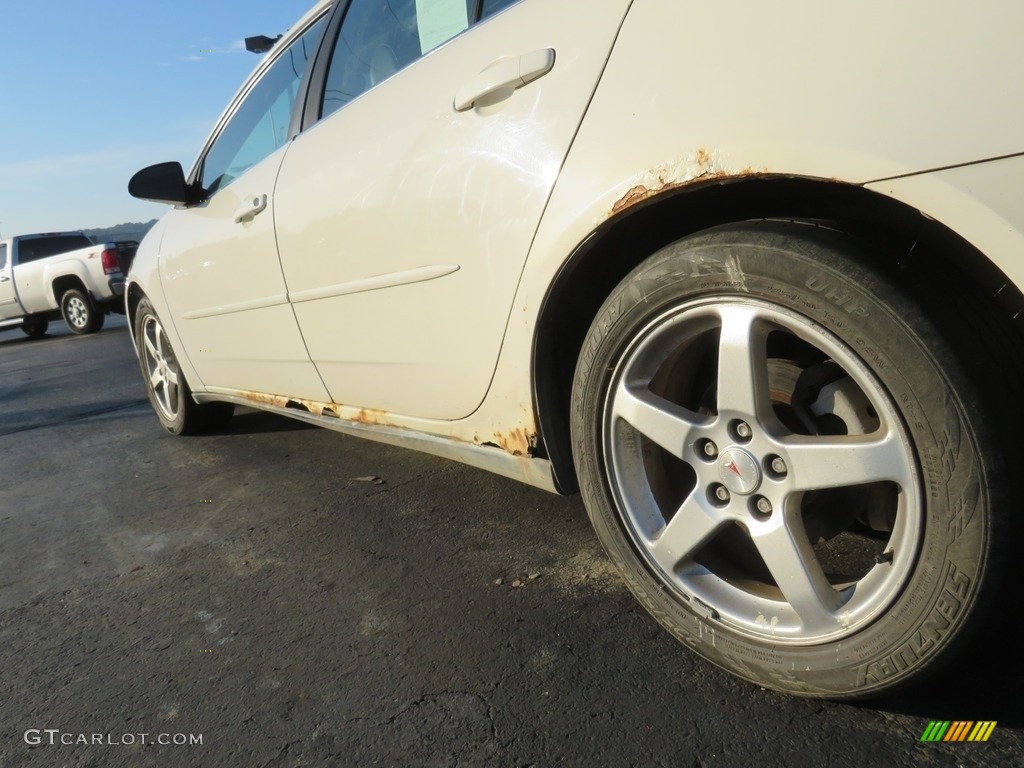 2005 G6 GT Sedan - Ivory White / Ebony photo #19