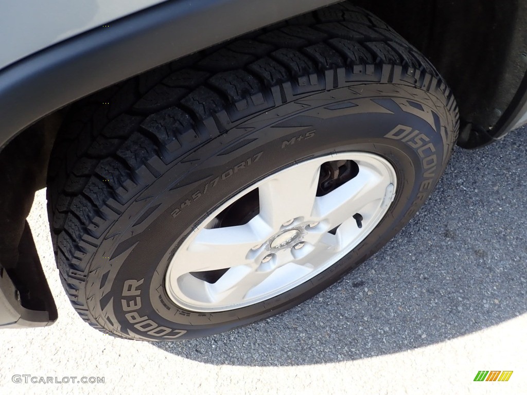 2012 Grand Cherokee Laredo 4x4 - Winter Chill / Dark Graystone/Medium Graystone photo #7