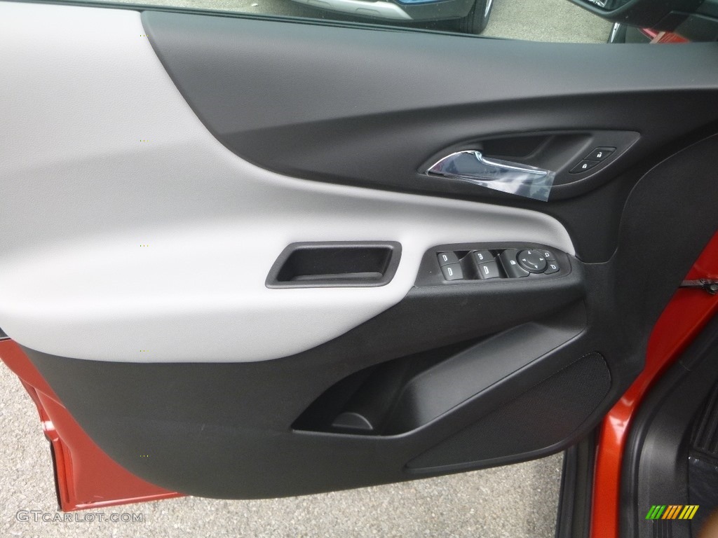 2020 Chevrolet Equinox LS AWD Ash Gray Door Panel Photo #134701698