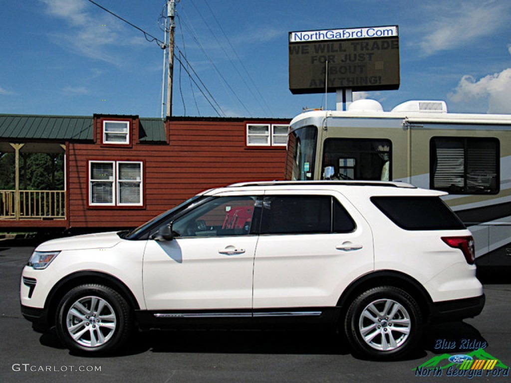 2018 Explorer XLT - Oxford White / Ebony Black photo #2