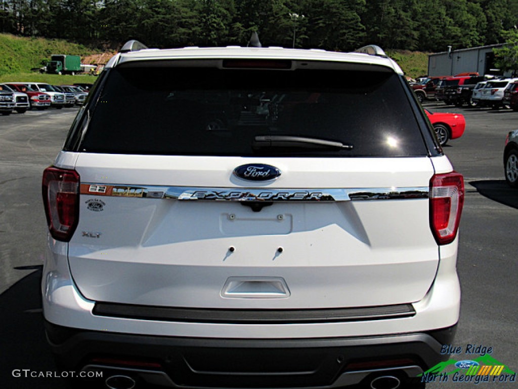 2018 Explorer XLT - Oxford White / Ebony Black photo #4