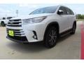 2019 Blizzard Pearl White Toyota Highlander XLE  photo #4